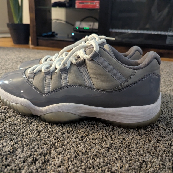 Jordan 11 Low Gunsmoke